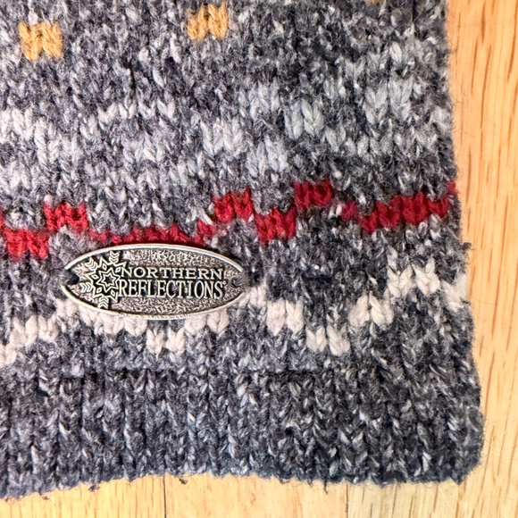 Vintage Y2K Grey Reindeer & Snowflake Knit Christmas Cardigan - Picture 8 of 13